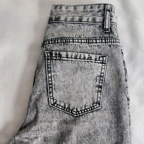 Jeans - Picture 3 of 4